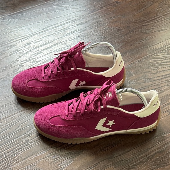 Like New Converse Women's Sneakers in Vibrant Violet & White - Picture 3 of 13